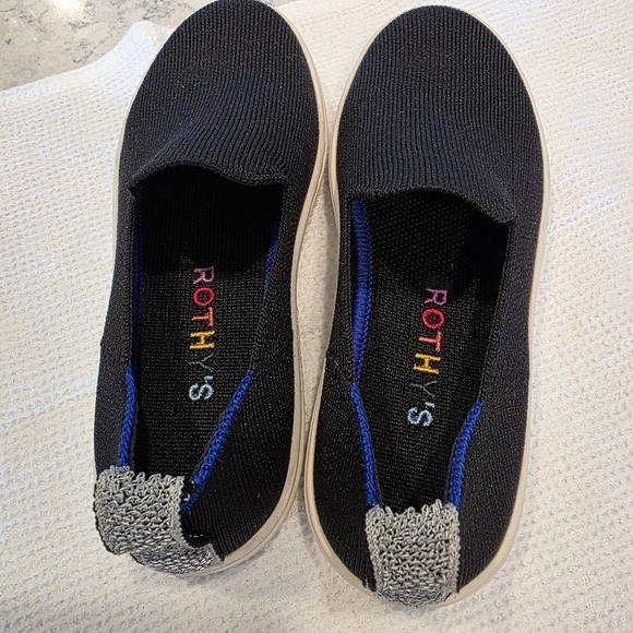 Rothy's The Kids Slip On Sneaker in the Black Size 1 EUC - Picture 9 of 15